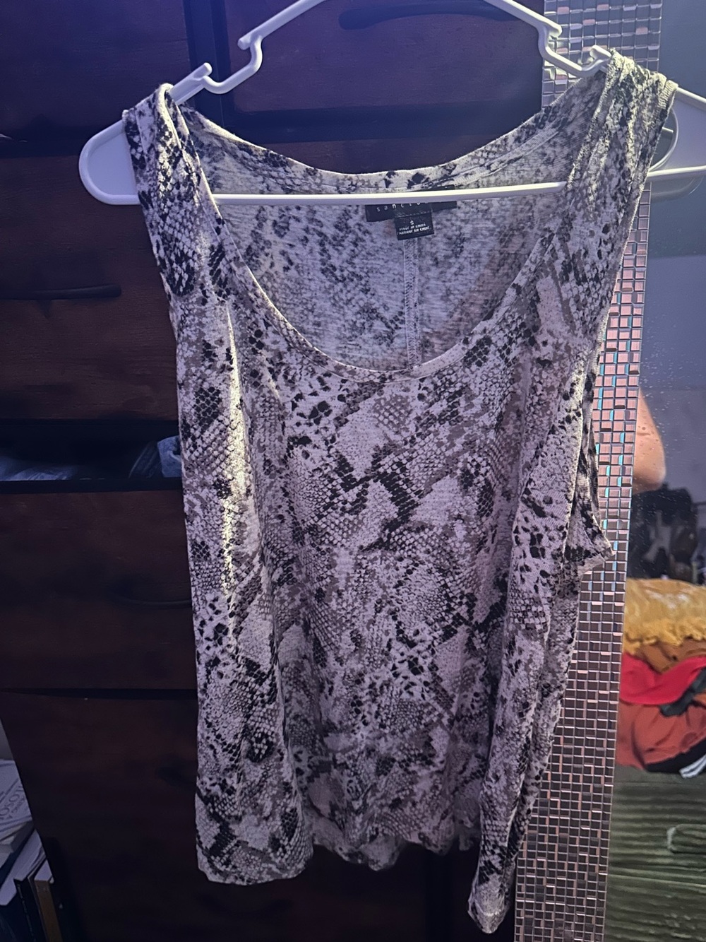 Sanctuary Sleeveless Snake-Print Tank Top - Gray/Black